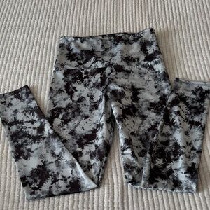Onzie Black and Gray Legging